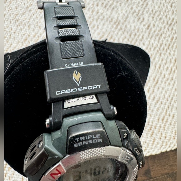 Casio Pathfinder (Men) - Picture 2 of 5